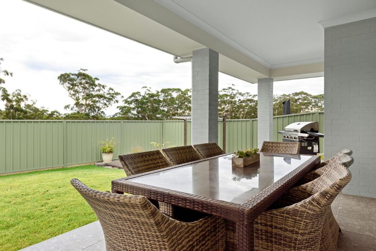 Iluka Coastal Retreat Villa Narrawallee Exterior photo